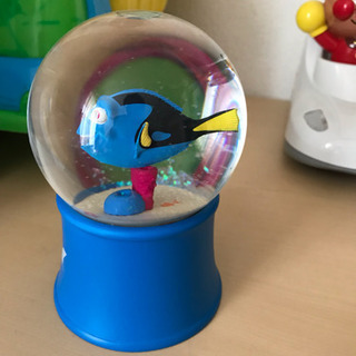 ファインディングニモ ドリー スノードームの画像