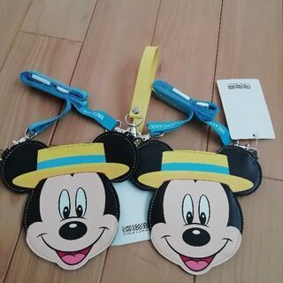 ディズニー　ミッキー　チケットホルダー