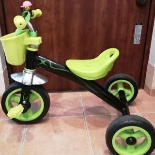 子供三輪車の画像