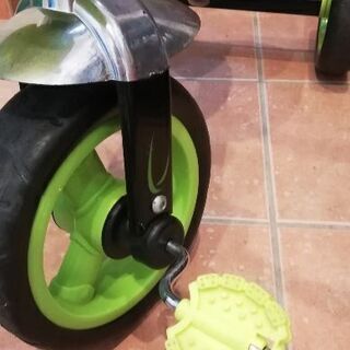 子供三輪車の画像