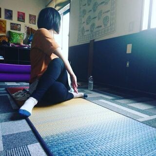 忙しいあなたにぴったりのヨガがあります。の画像