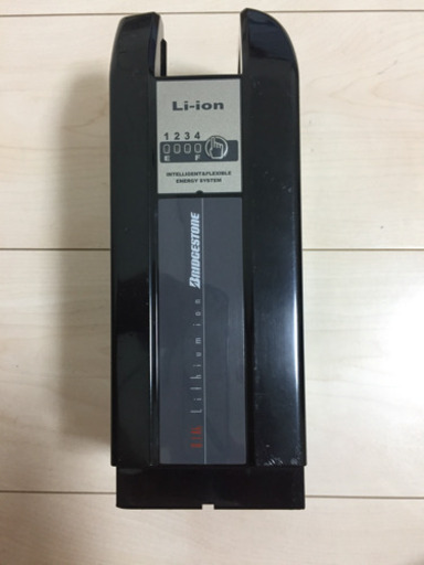 自転車のバッテリー 8.1Ahです。