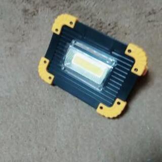 [新品] 多機能のLED作業灯 (新品リチウム別売)(単3使用可能)