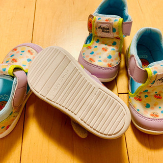 アンパンマン  メッシュのお靴  (2セット)の画像