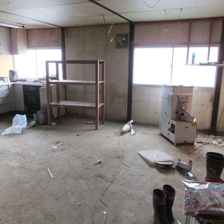 芳賀郡益子町貸家　8万　幅員10m町道沿い　別途倉庫(冷蔵庫)、作業場あり　土地面積532㎡　建物105.16㎡　3LDK　現況引渡 − 栃木県