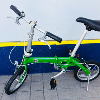 FIATの折りたたみ自転車です。