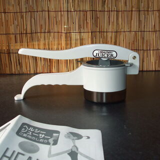 ジューサー　キッチン用品　