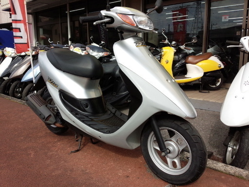 NO.2776　ライブディオ （ＤＩＯ）　２サイクルエンジン　シャッターキー付き　後期モデル　シルバー　☆彡