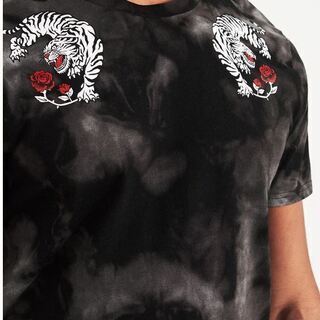 新品【HOLLISTER】 ホリスター　タイガーグラフィックＴ　サイズ：Ｌ (日本ＸＬサイズ相当)の画像