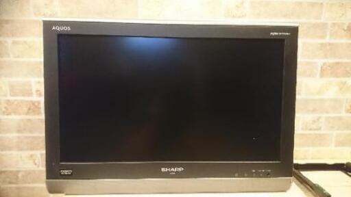 20インチのテレビ・壁付け金具付き