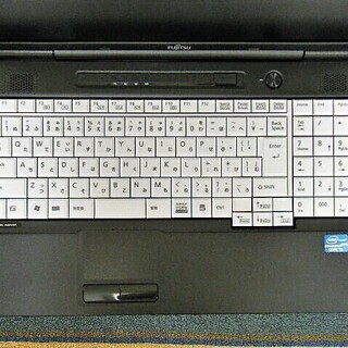 🔴15.6型/高性能🆙i5/光速☆彡新品✨SSD120GB保証付き/MS Office 2016📒✎/快適♬メモリ4GB/DVDSマルチ(コピー可)💿/HDMI📺/すぐ使えるWindows10 メディア作成ツール付💿/すぐ繋がるWi-Fi📶/テンキー付KB♪/点検整備清掃済み😊/FUJITSU LIFEBOOKの画像