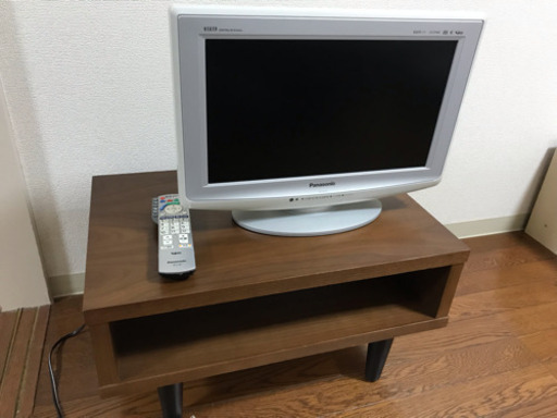 Panasonic 17インチ テレビとテレビ台