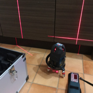 ボッシュ社 レーザー墨出し機の画像
