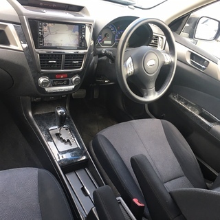 H20★１オーナー★ディーラ整備★スマートキー★ムーンルーフ★クロ★HID/HDDナビ/ETC/AWD の画像