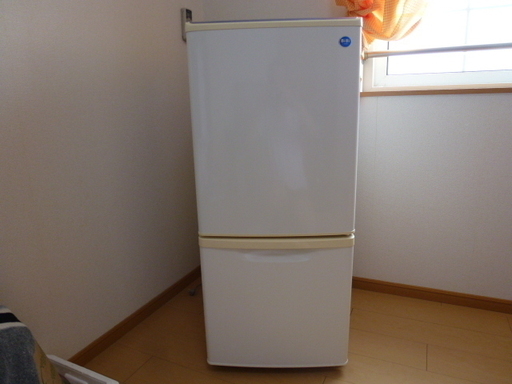 美品 Panasonic製 ノンフロン冷凍冷蔵庫 NR-B142WB 中古 138L