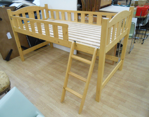 ニトリ ロフトベッド ミドル 木製 床板まで約82cm ミドルベッド ベッド 子供部屋 NITORI ☆ PayPay(ペイペイ)決済可能 ☆ 札幌市 清田区 平岡