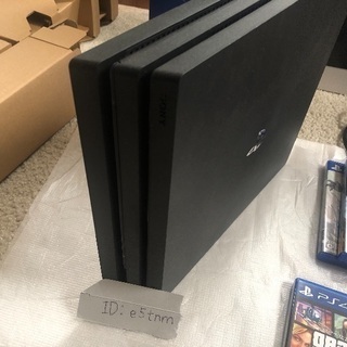 PS4 pro CUH-7000Bの画像