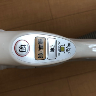 Panasonicの紙パック式掃除機の画像