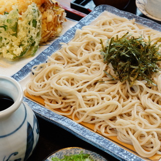料理、店舗、ホテル・民泊、賃貸物件など撮影します。