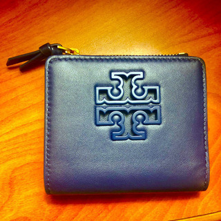 早い者勝ち！ 新品未使用 TORY BURCH ２つ折りmini財布 black or nabyの画像