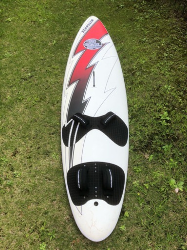 ウインドサーフィンボード、フィン、ブーム