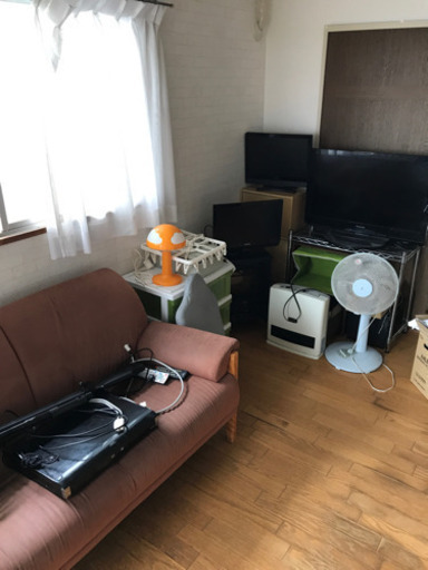 室内まるっとフリマ！物によっては差し上げます！