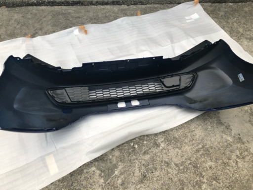 フリードの純正バンパーです。