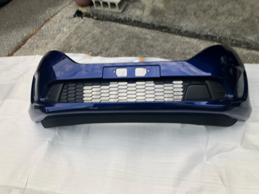 フリードの純正バンパーです。