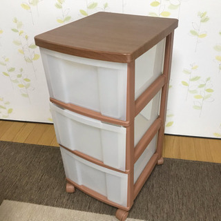 【無料で差し上げます】プラスチック3段ケース キャスター付きの画像