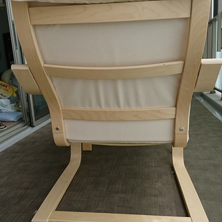 IKEA　パーソナルチェアとオットマンの画像