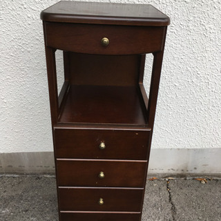 木製の収納家具　レトロ　和風　棚
