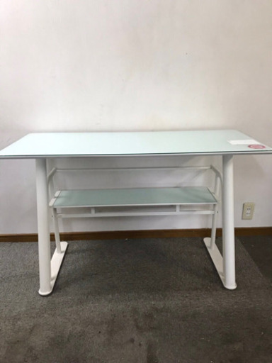 白いガラステーブル あずま工芸