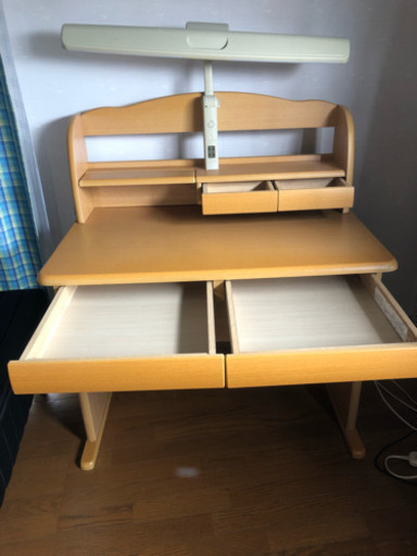 キレイな学習机です！！