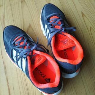 adidas　メンズスニーカー（新品）