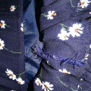 ネイビーの白い小花柄のスカートあげます！の画像