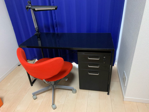 ※大幅値下げ【大塚家具で購入】机、ラック、椅子の3点セット※ライトのおまけ付き