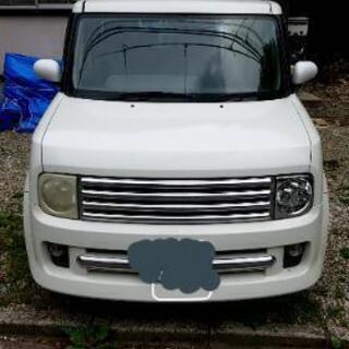日産　キューブ　白　中古車の画像