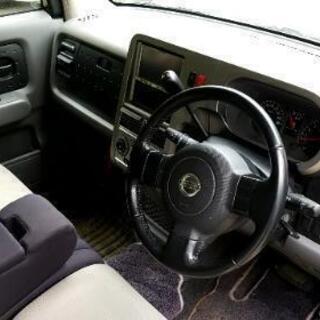 日産　キューブ　白　中古車の画像