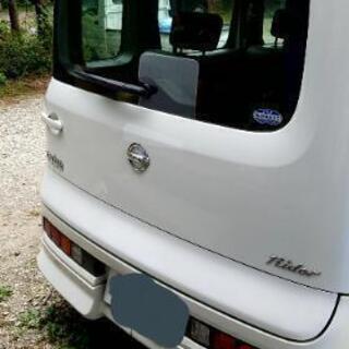 日産　キューブ　白　中古車の画像