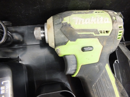 手稲リサイクル　マキタ(makita) 「充電式インパクトドライバー（TD170D）」 本体+バッテリー1個+充電器+純正ケース 　　