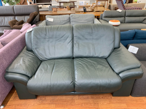 大きめでゆったりと座れます( *´꒳`* ) himolla 二人掛けソファー