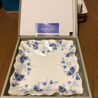 新品⭐️NARUMI bone chinaフレアープレート正方形