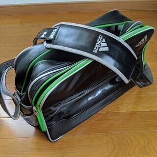スポーツバッグエナメル（アディダス）