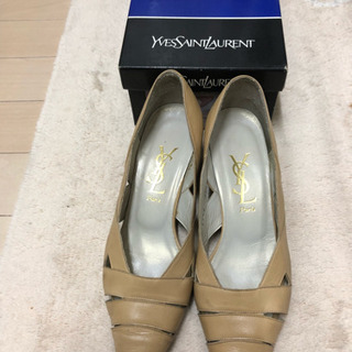 YVES SAINT LAURENT（イヴ,サンローラン）パンプス