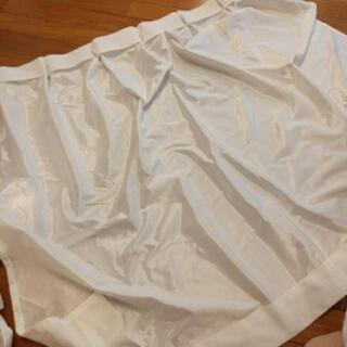 もらってください！白　カーテン　計6枚　留め具？付