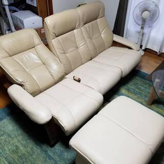 ソファー 冨士ファニチア お盆には出品を締め切ります！