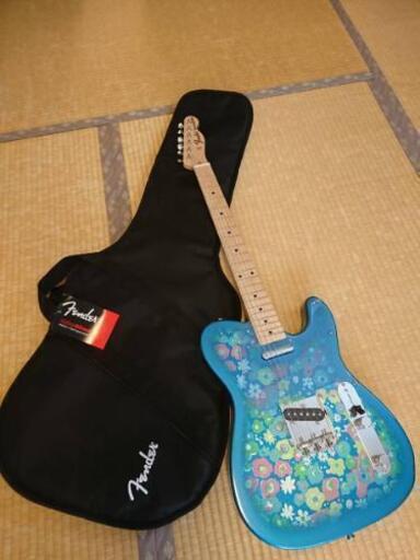FENDER 69s TELECASTER 
ブルーフラワー試演程度の殆ど新品です。