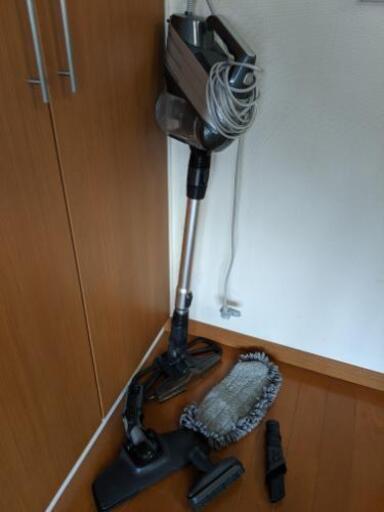 スティック型サイクロン掃除機【美品】
