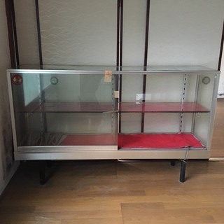 無料で差し上げます！ライトアップ機能付きショーケース☆鍵付き☆店...