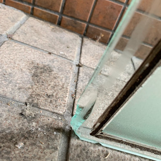 店舗のガラス 中古 透明 西宮市 の画像